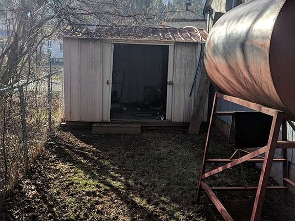 3rd image of 211 Hudson Ave