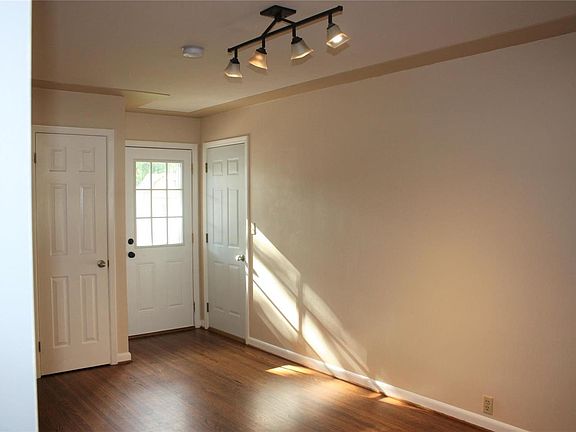 3rd image of 400 Harrison St