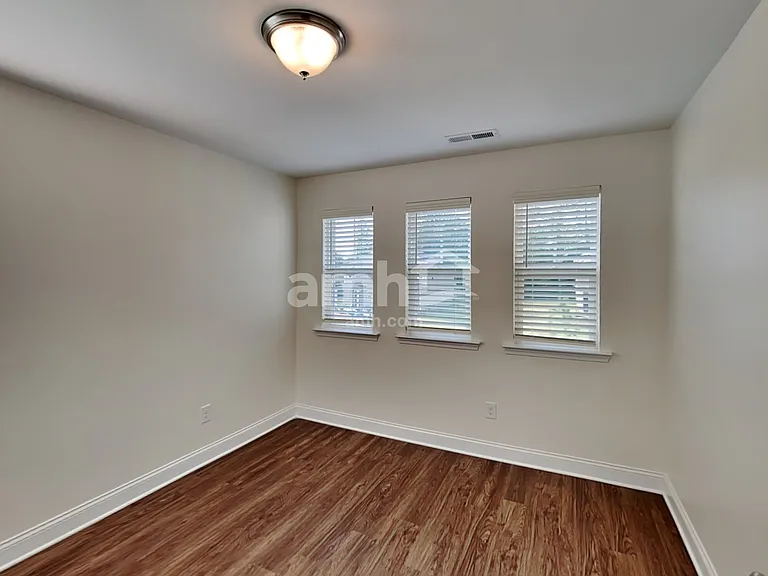 4905 Durant Ct — Photo 16