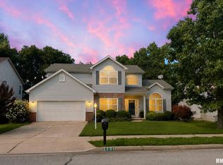 2201 W Casecreek Dr, Peoria, IL 61615