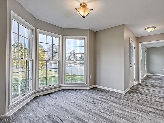 5th image of 4 Wineberry Dr