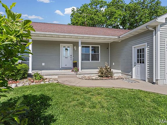 5th image of 902 Lillian Ct