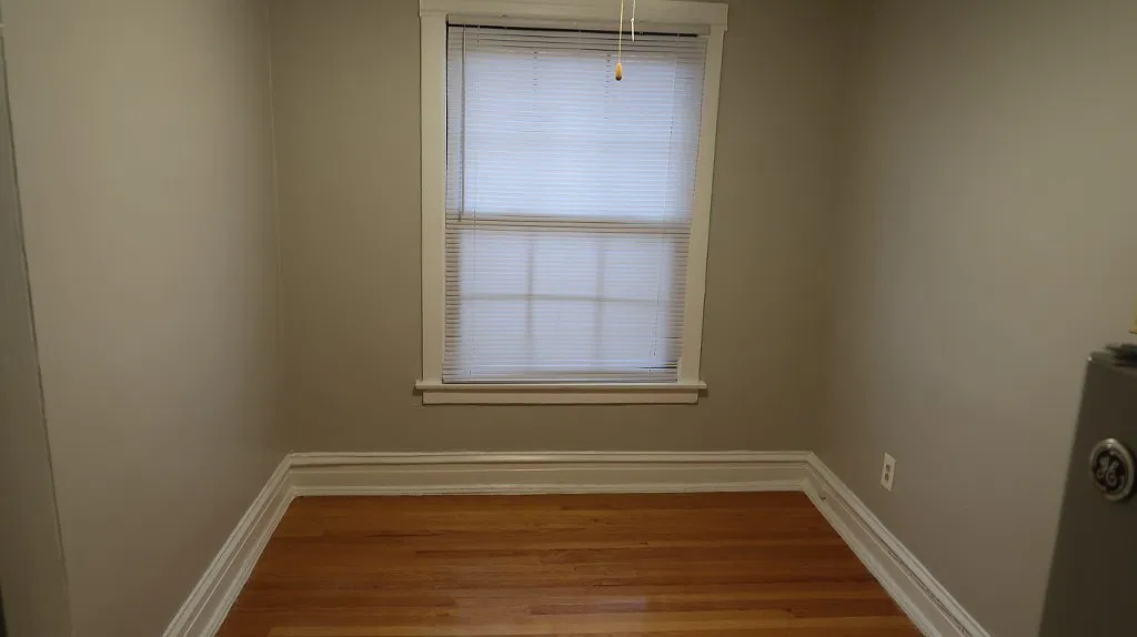 2617-25 W Gunnison St — Photo 2