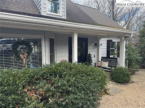 4th image of 387 Tarry Acres Circle