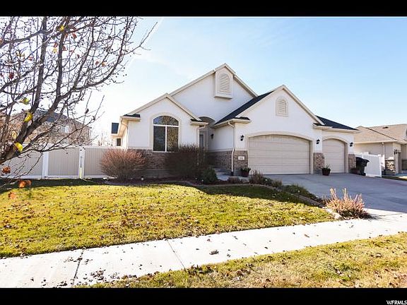3rd image of 414 E Winchester Dr