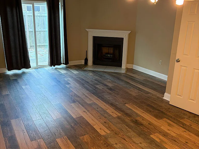 913 W Rothland St #A — Photo 5