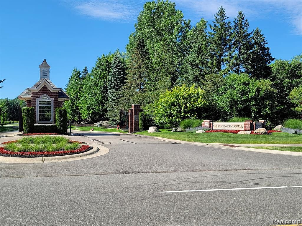 2610 Golf Crest Dr, Rochester, MI 48309 Zillow