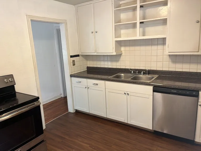 408 Murat St — Photo 4