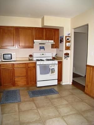 2nd image of 2503 Ravinia Ln