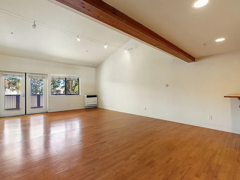 2074-2078 Parker Street - Residential — Photo 4