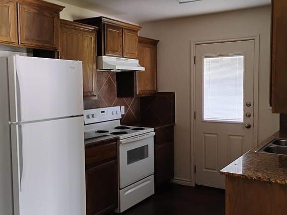 2nd image of 102 1/2 Surrey Ln #200-B