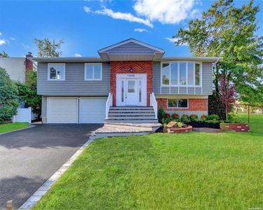 1692 James Street, Merrick, NY, 11566