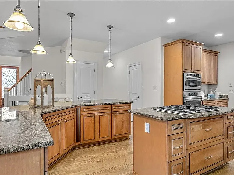 1377 Hawaiian Dr — Photo 12