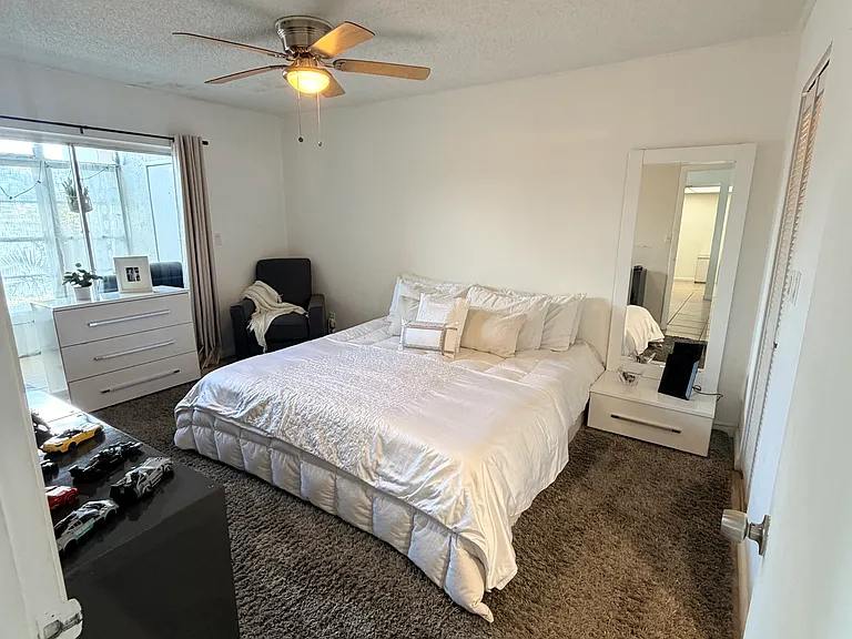 643 N Keene Rd #B — Photo 2