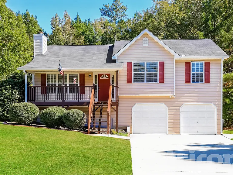 103 Fairfax Dr — Photo 1