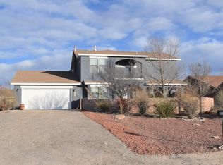 512 6th St NE, Rio Rancho, NM 87124