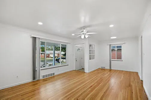 24281 Condon St — Photo 4