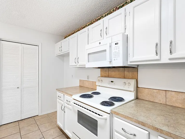 8430 Cranberry Hl — Photo 14