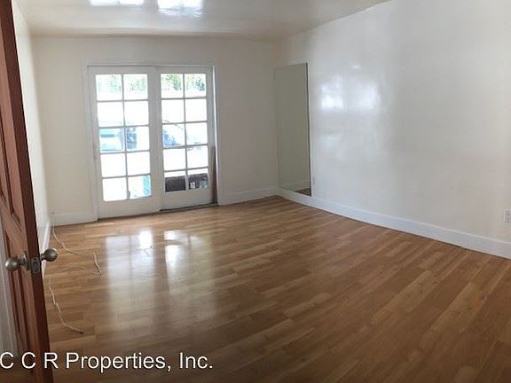 4th image of 709 1/2 6th Ave