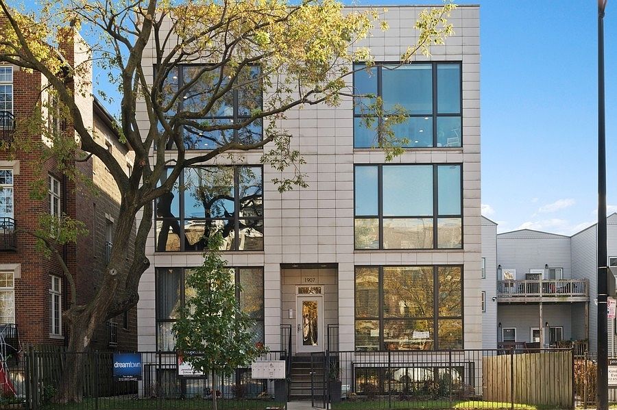 1st image of 1907 W Armitage Ave APT 3E