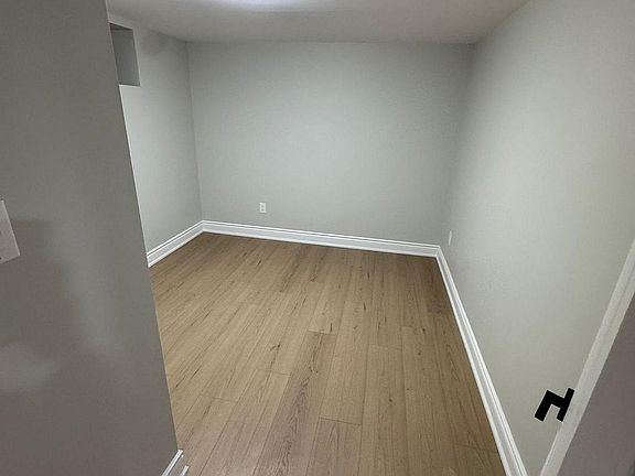 4th image of 41 Maclaren Ave #Basement