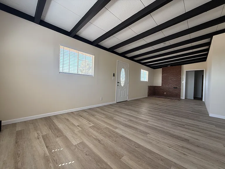 61576 Aberdeen Dr — Photo 3