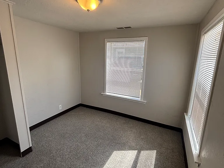 620 23rd St SE — Photo 8