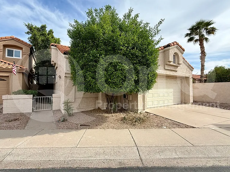 315 W Marconi Ave — Photo 2