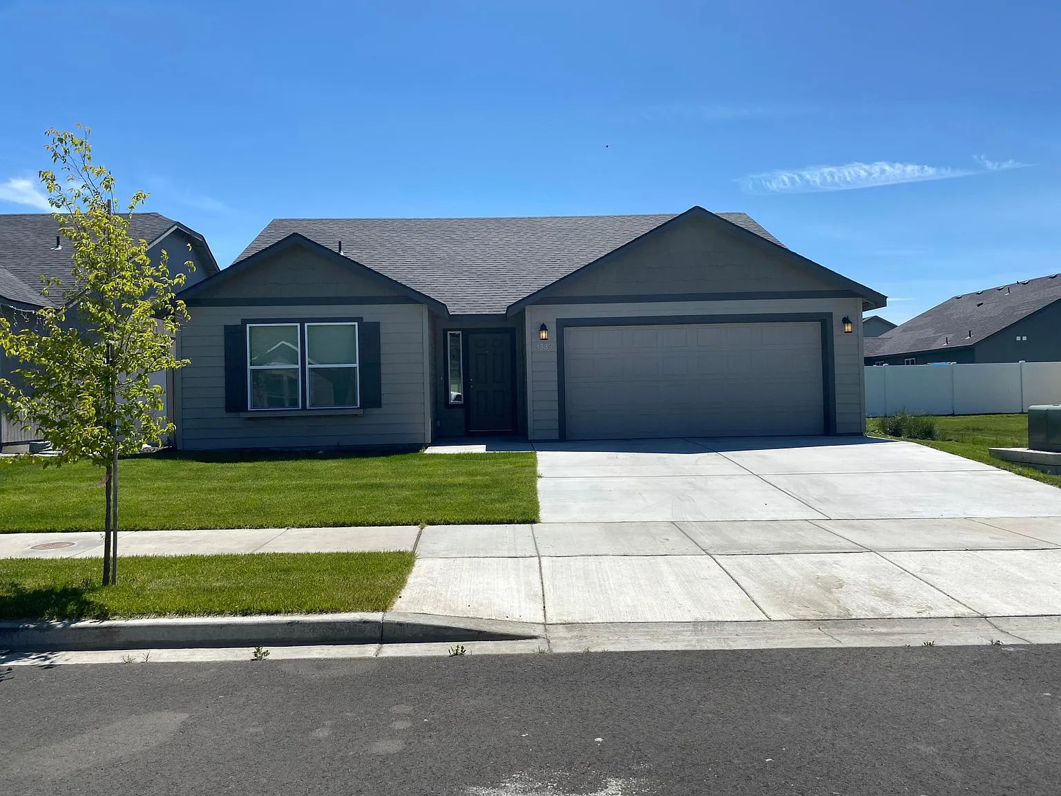 3 bed, 1408 sqft, $1,850 — Photo 2