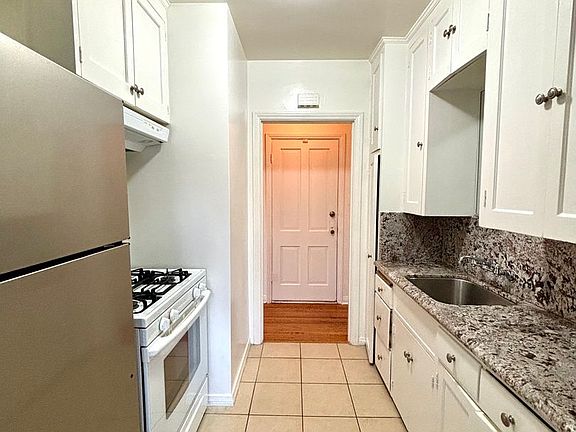 5th image of 8951 Cynthia St #8953-B
