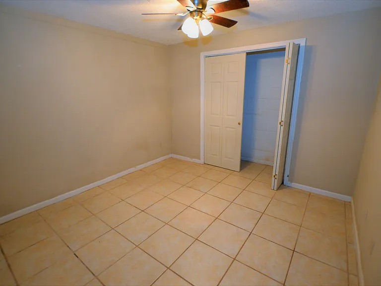 465 Valley St — Photo 6