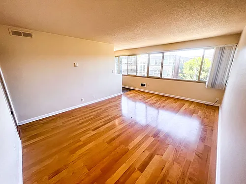 Floor plan 302