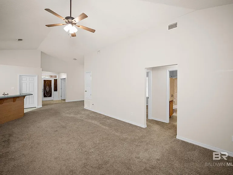 13097 Concord Dr E — Photo 5
