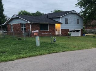 703 NW 8th St, Checotah, OK 74426