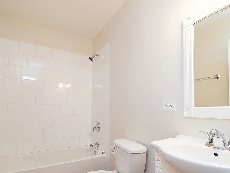 7613 N Bosworth Ave #2W — Photo 7