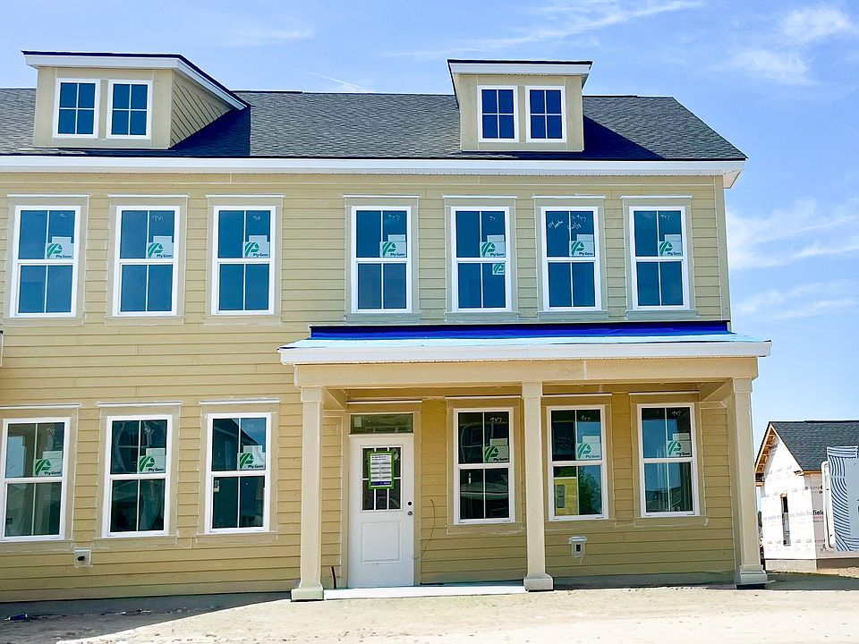 1st image of 424 Swaying Pine Ln
