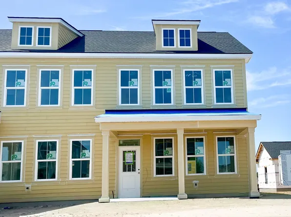 424 Swaying Pine Ln, Summerville, SC 29486