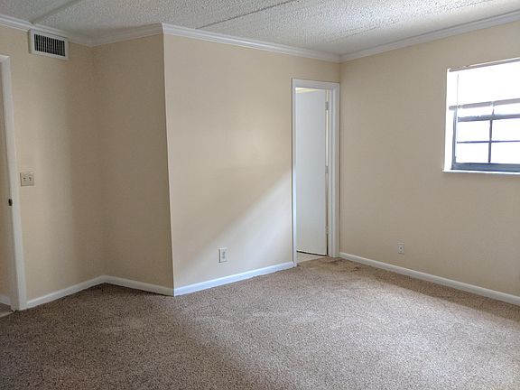 2nd image of 318 Southwind Dr APT 22