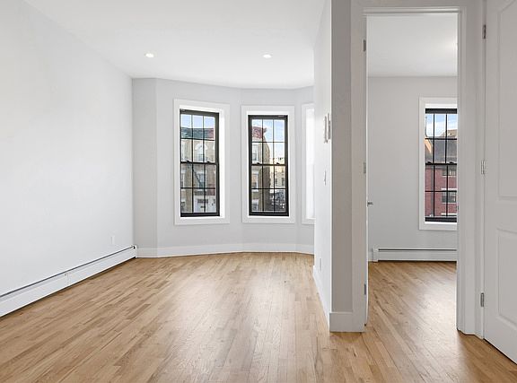 4th image of 1576 Eastern Pkwy #2A