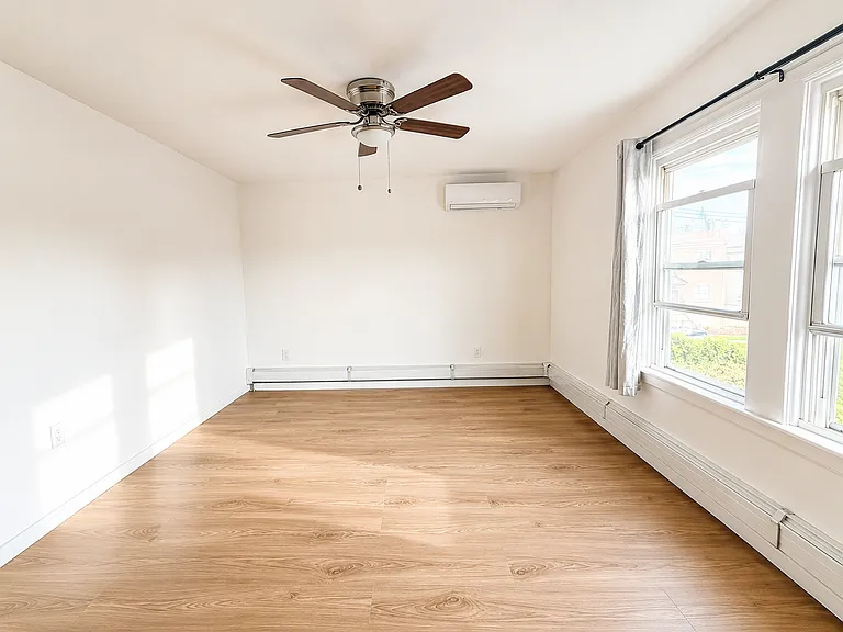36 Butler Pl #UPPER FLOOR 2ND — Photo 9