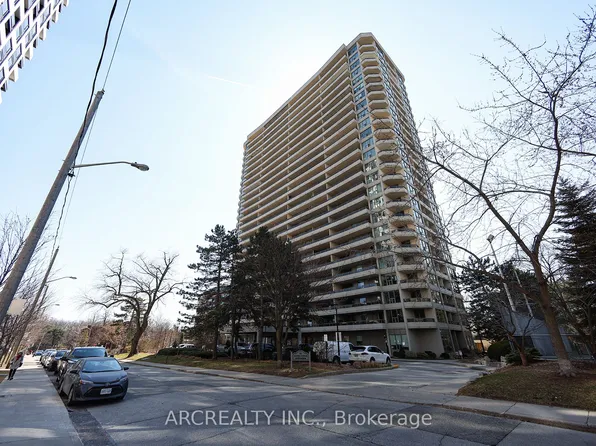 50 Quebec Ave #2401, Toronto, ON M6P 4B4