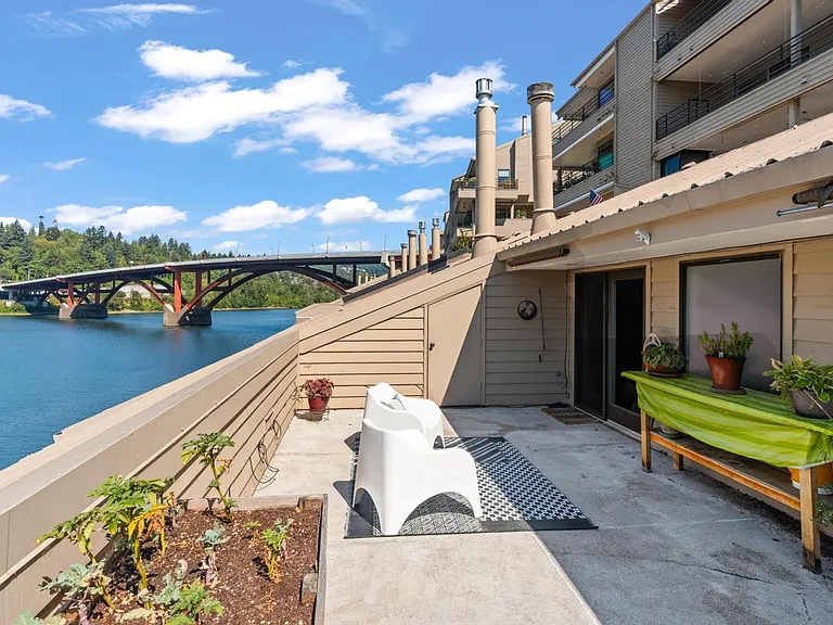 318 SE Spokane St #3 — Photo 30