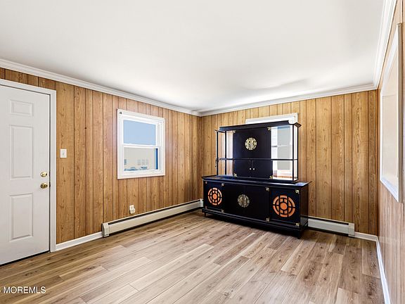 5th image of 38 Collins Avenue