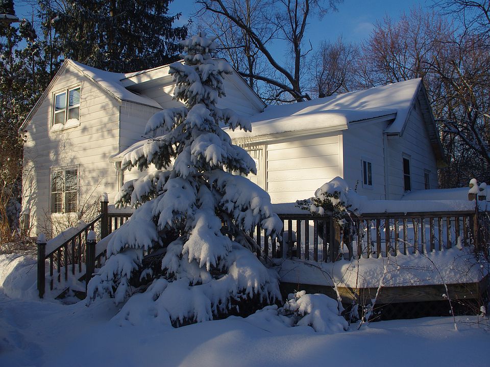 1st image of 3157 McGregor St