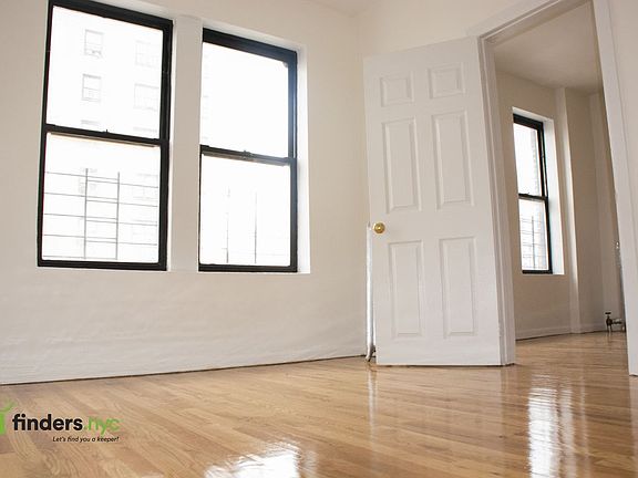 3rd image of 1288 Washington Ave APT 26