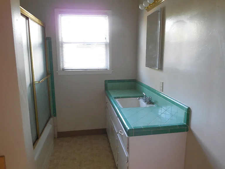 456 Drakeley Ave — Photo 18