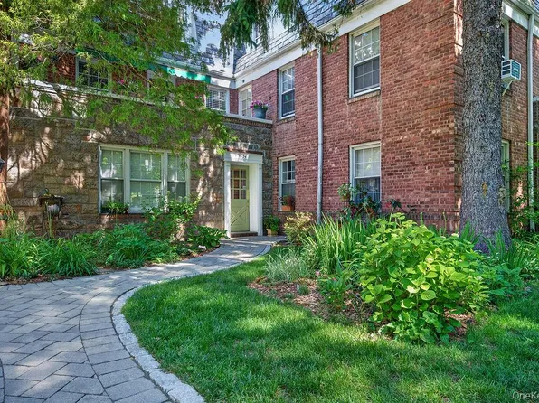 74 Pinewood Road #1F, Hartsdale, NY 10530