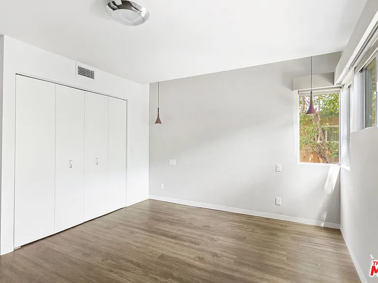 4060 Tilden Ave — Photo 15