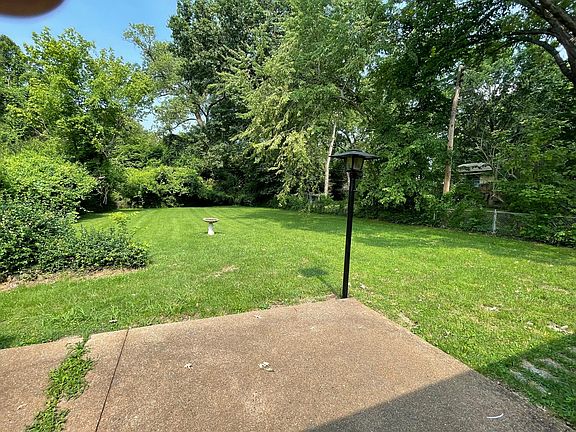 5th image of 9725 Cambria Dr