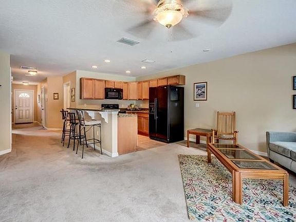 4th image of 102 Hurst Ct